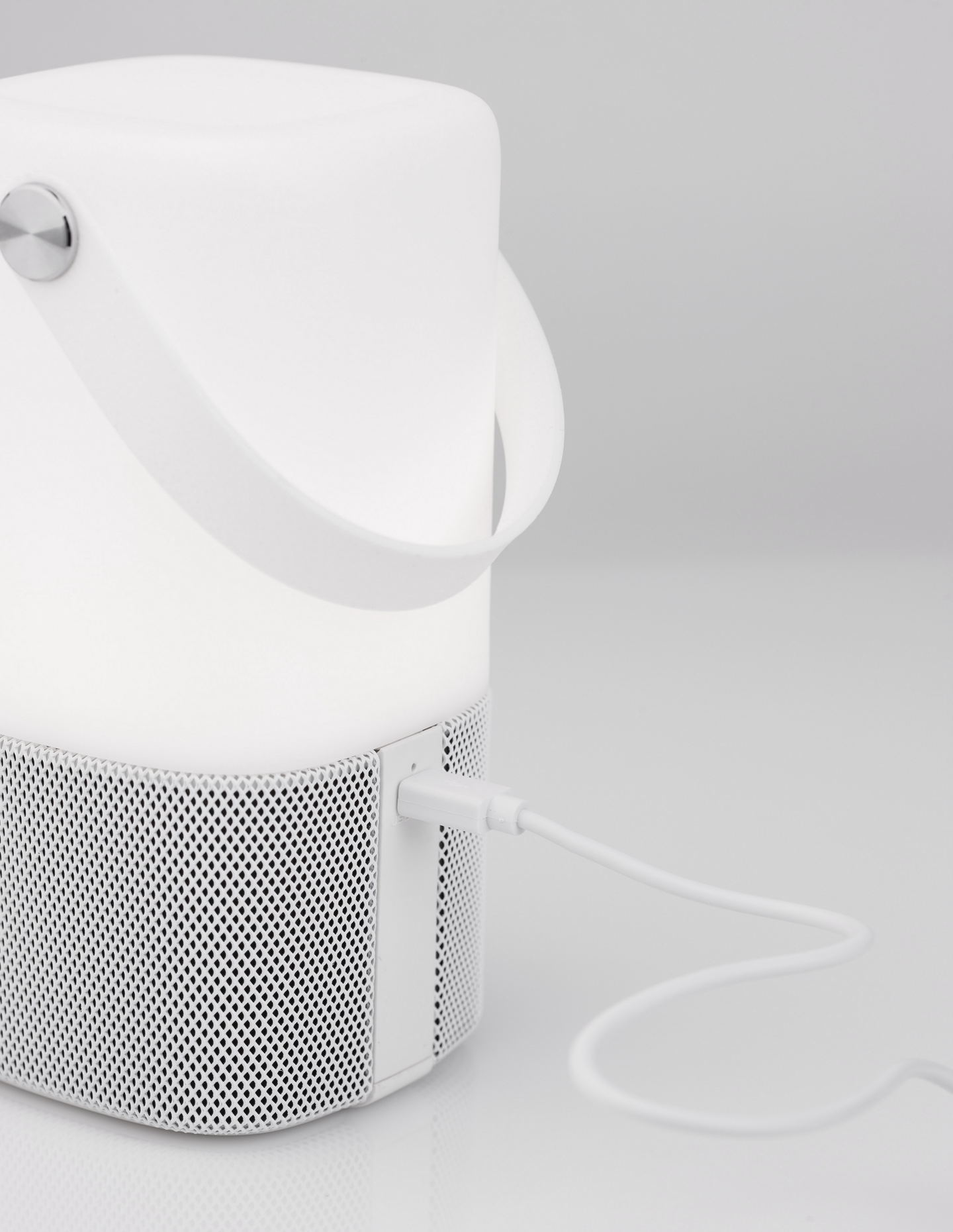 Pöytävalaisin Nova Luce Ray valkoinen kaiuttimella