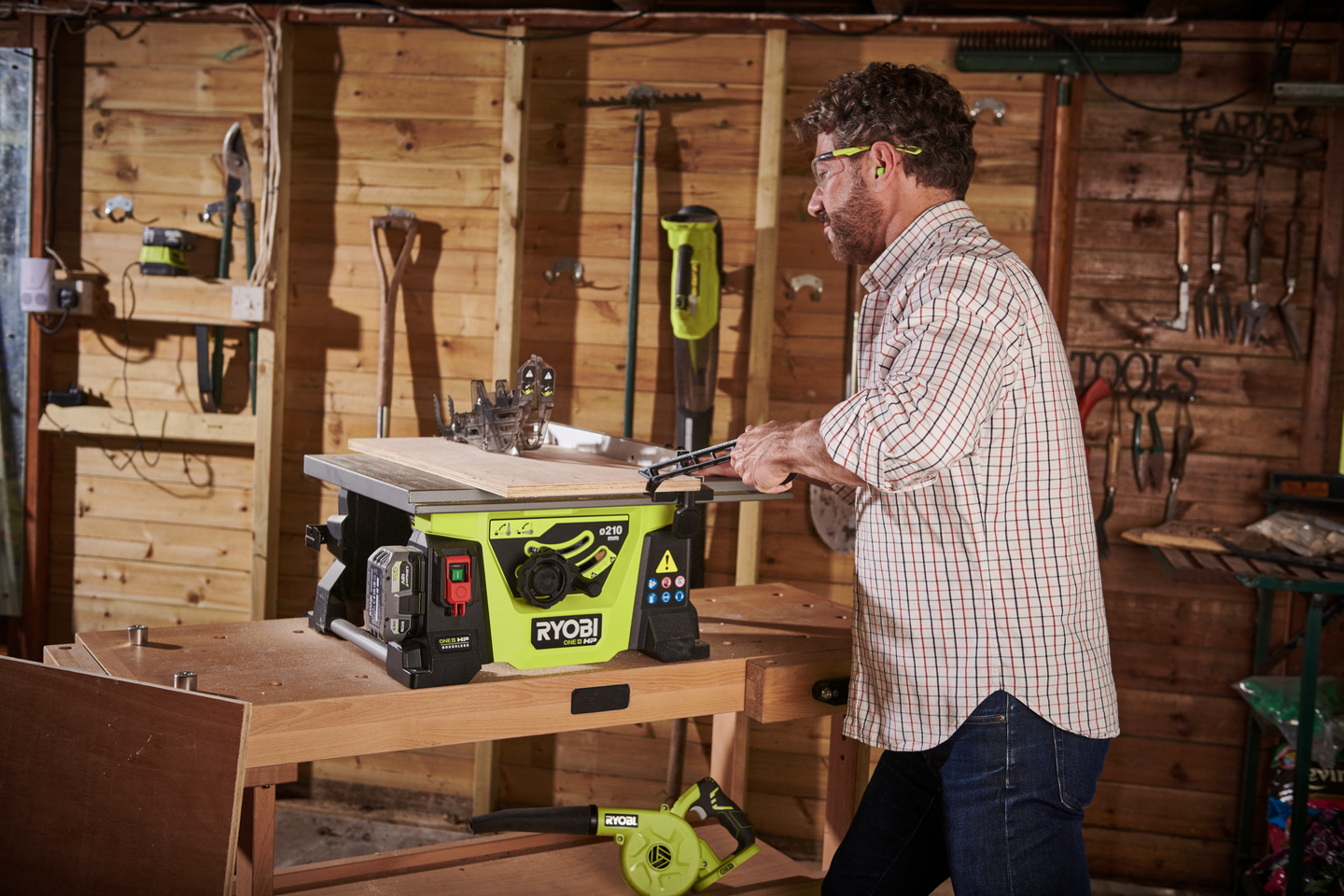 Akkupöytäsaha Ryobi RTBS18X-0 18V ONE+ HP runko