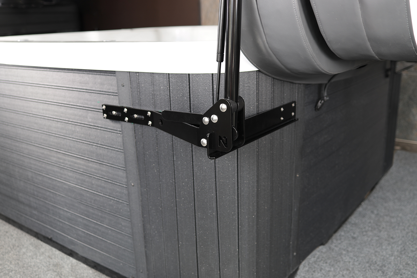 Kansiteline kaasujousella Novitek