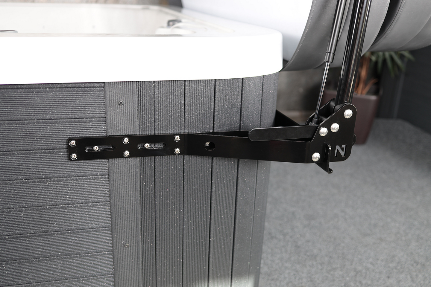 Kansiteline kaasujousella Novitek