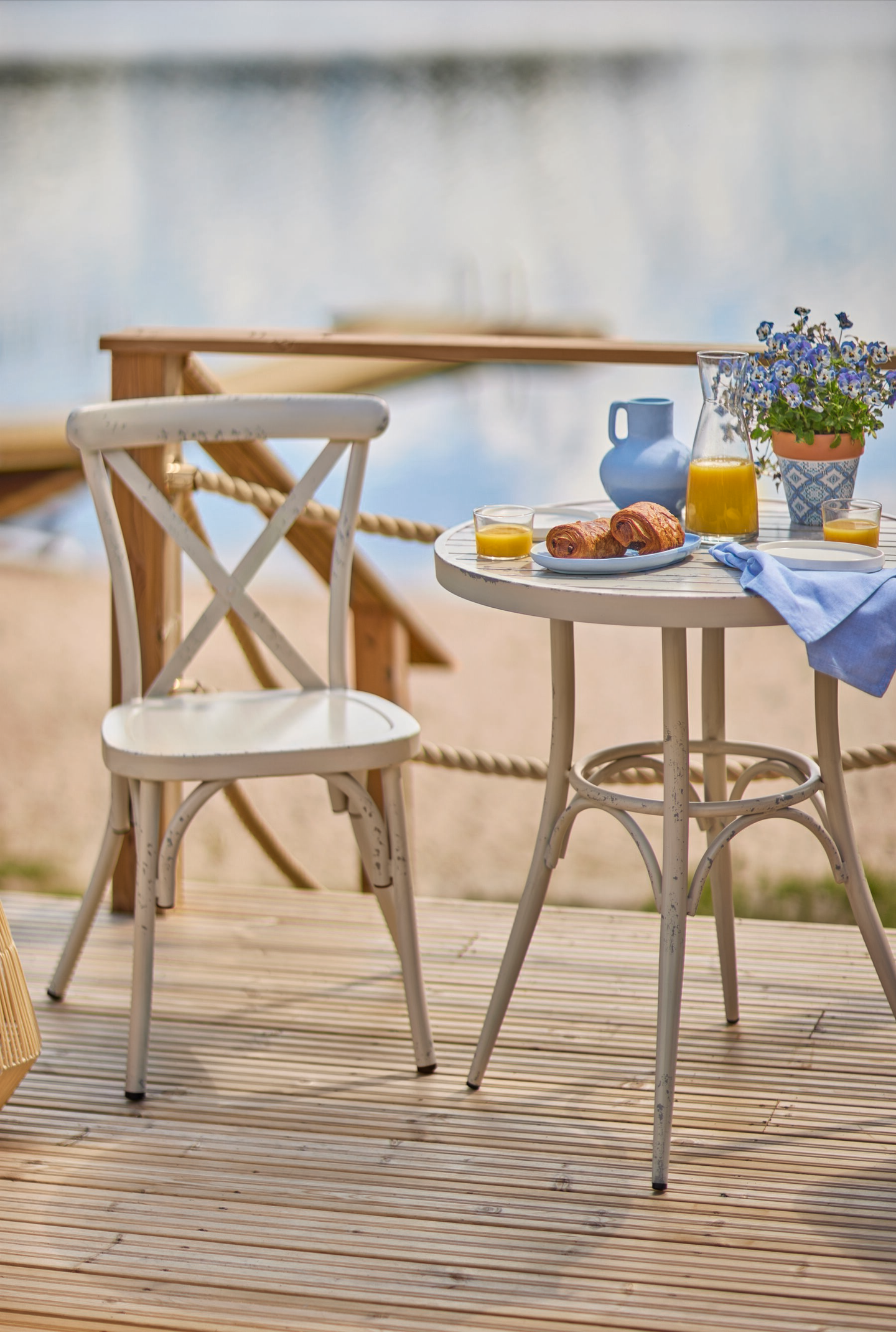 Pöytä Cello Vintage Ø70cm valkoinen