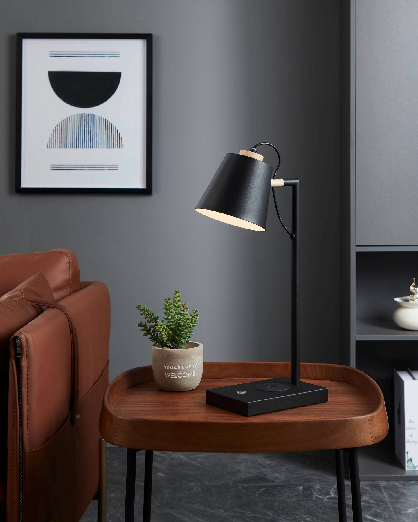 Pöytävalaisin EGLO Lazey-QI led latausasemalla 5,5W 24x13,5x50cm musta/puu