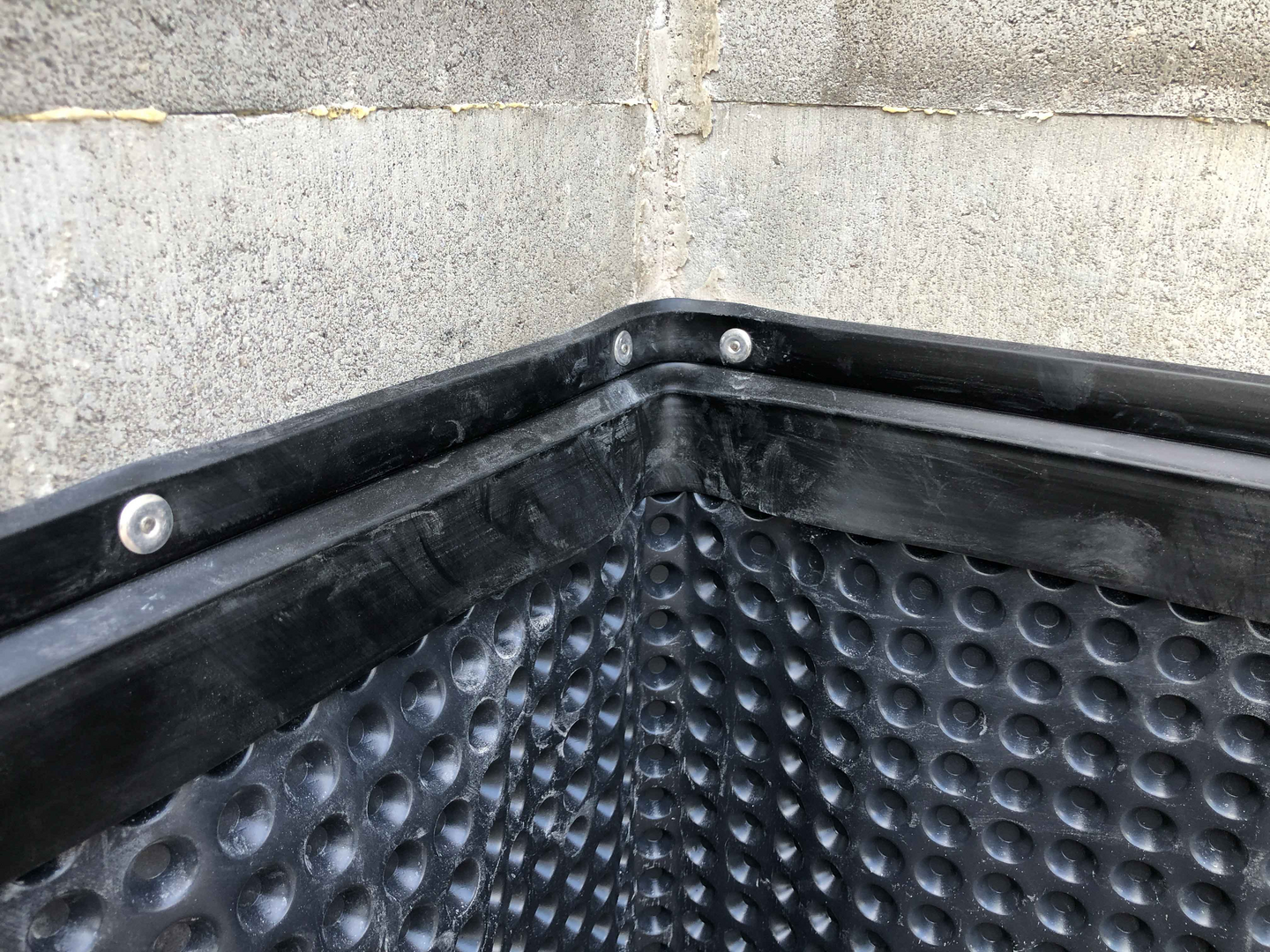 Perusmuurilevyn reunalista 2m