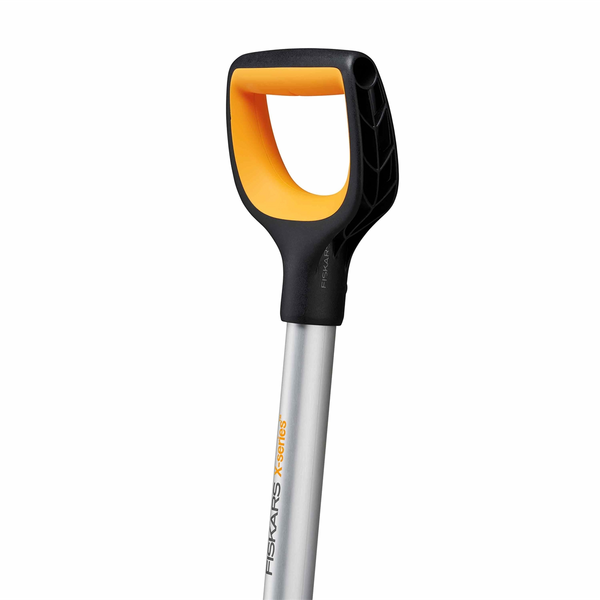 Lumentyönnin Fiskars X-Series rullaava