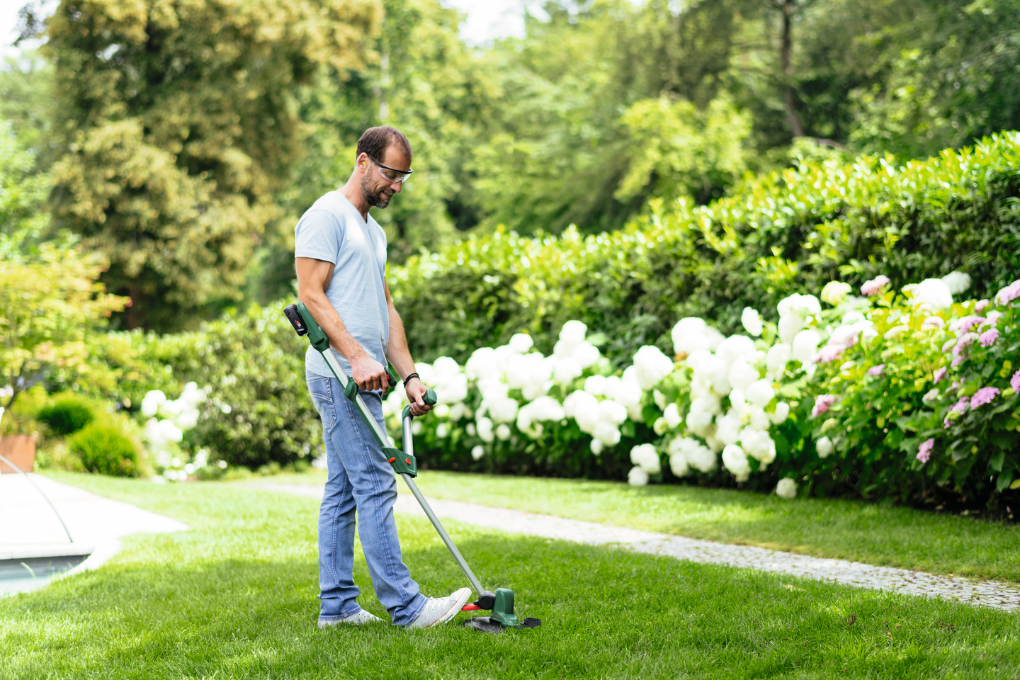 Akkutrimmeri Bosch UniversalGrassCut 18V-26 Solo