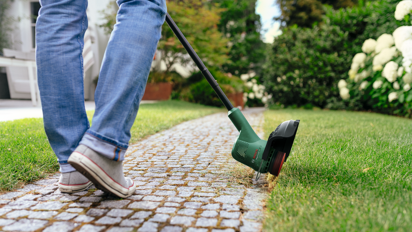 Akkutrimmeri Bosch EasyGrassCut 18V-26 Solo