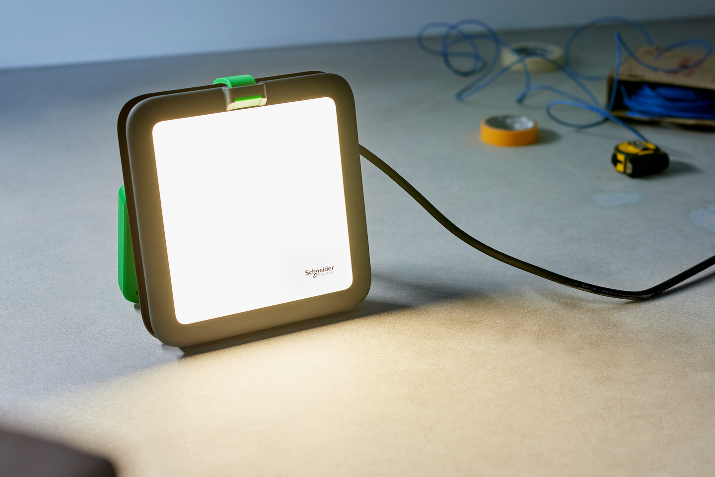 Työmaavalaisin Thorsman 35W 4000lm ladattava IP54