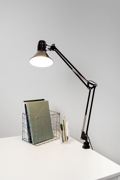 Pöytävalaisin Airam Venla E27 40W musta