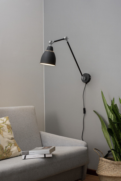 Seinävalaisin Airam Sansa E27 musta/hopea