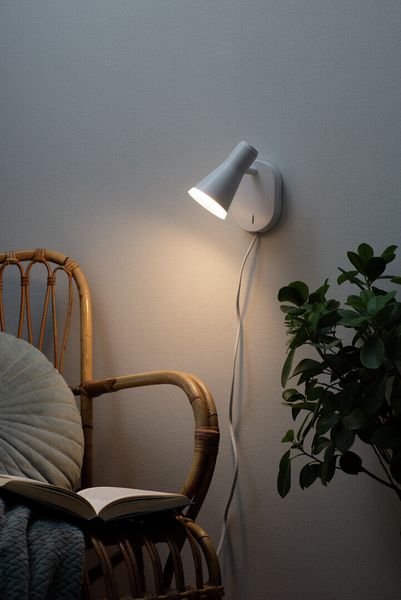 Seinävalaisin Airam Cara 320lm 4,5W/830 valkoinen