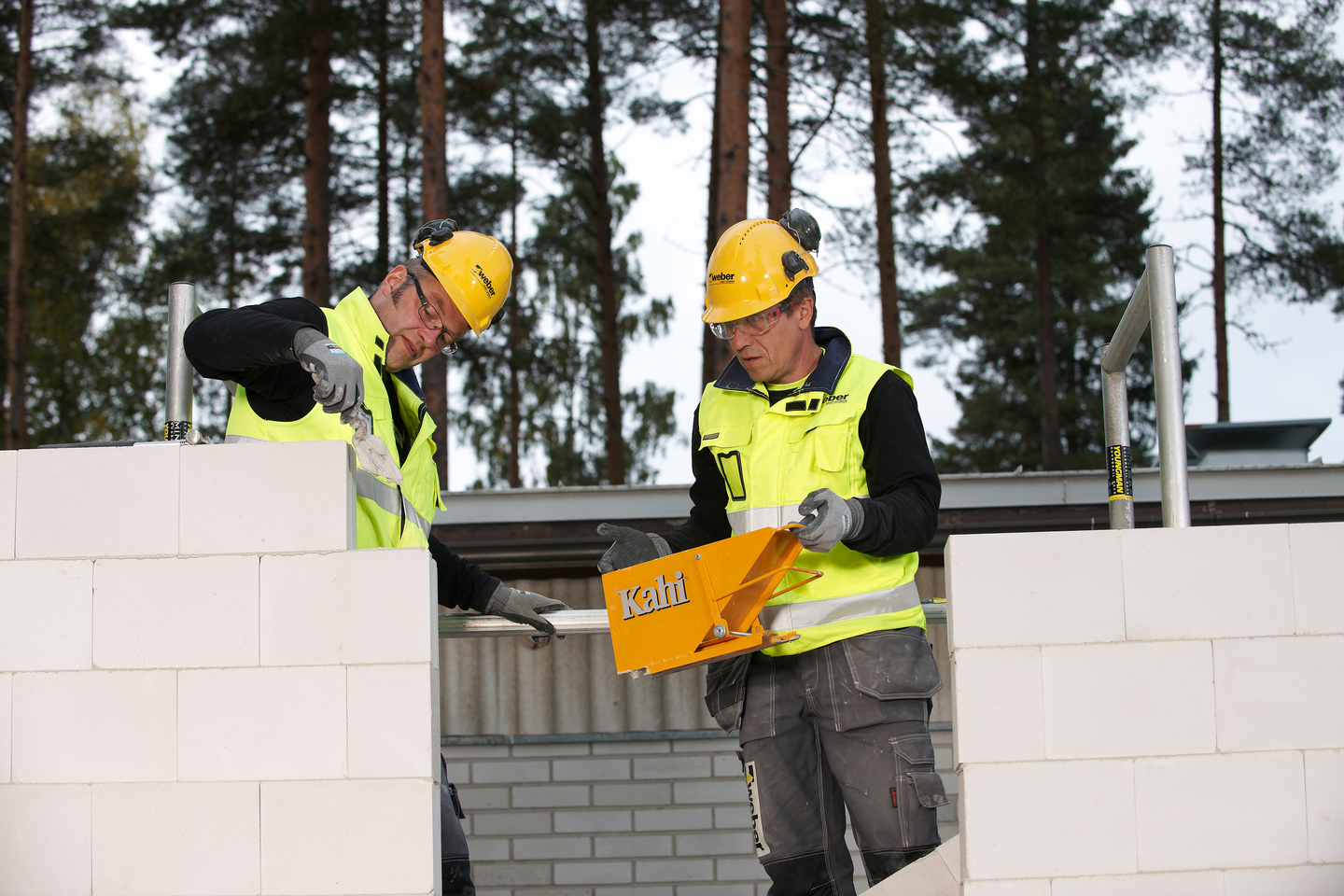 Runkopalkki Weber Kahi RH4 1200x130x198mm