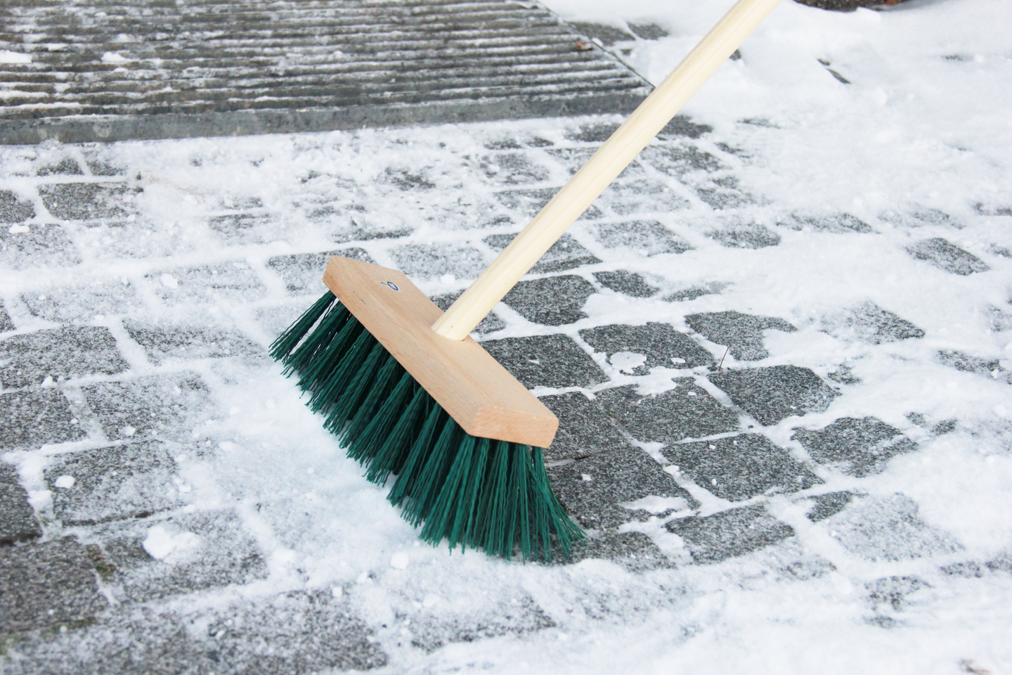 Katuharja Aino 25cm 5-rivinen