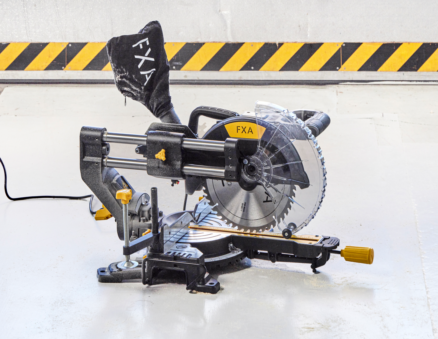 Katkaisu- ja jiirisaha FXA HF 255E/2000