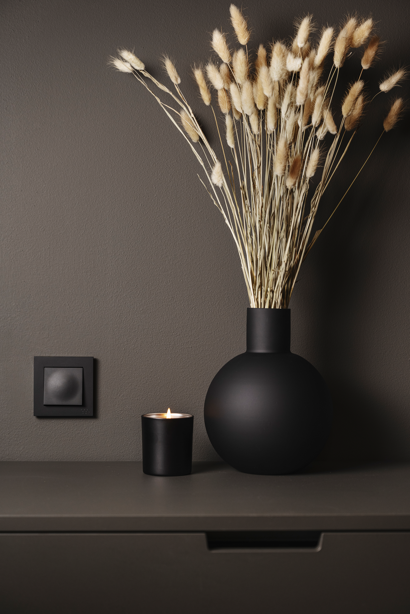 Kytkin Elko Plus 7/16A/250V/IP21 uppoasennus Ocean Plastic musta