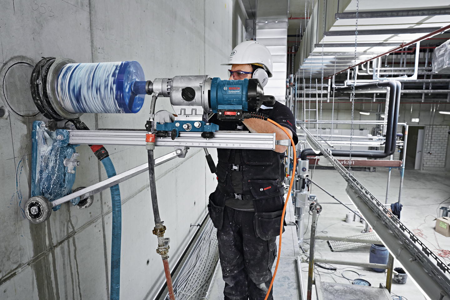 Timanttiporakone Bosch GDB 350 WE