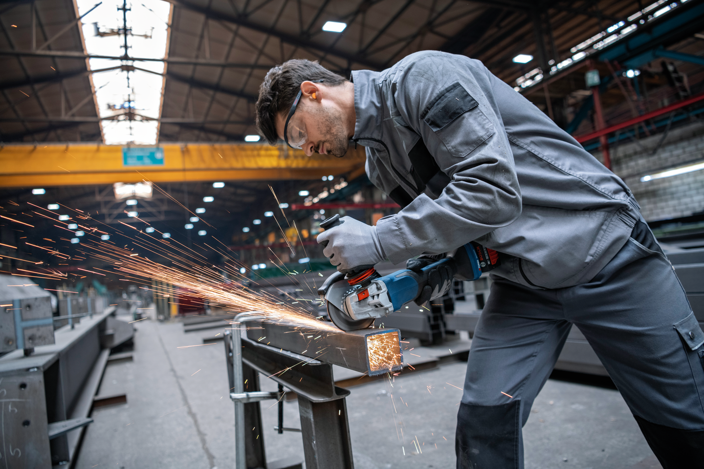 Akkukulmahiomakone Bosch GWS 18V-15 P Solo