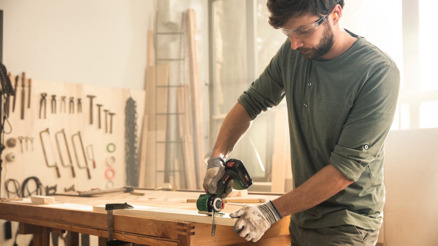 Akku- ja laturipaketti Bosch 18V 1x2,5Ah AL 18V-20 DIY