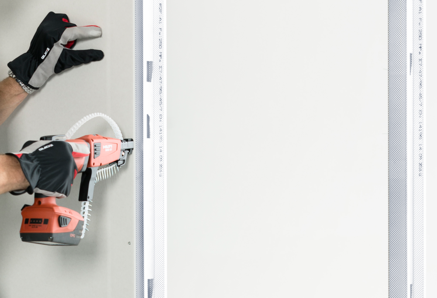 Kipsilevy Gyproc GNE 13 Ergo  reunaohennettu