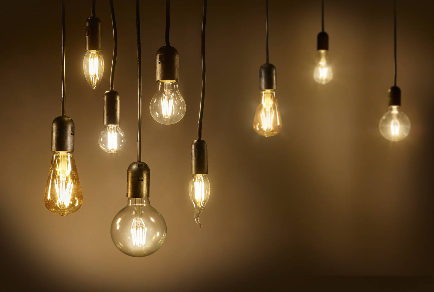 Led-lamppu TRIO Filament liekki E14 4W 470Llm 2700K kirkas