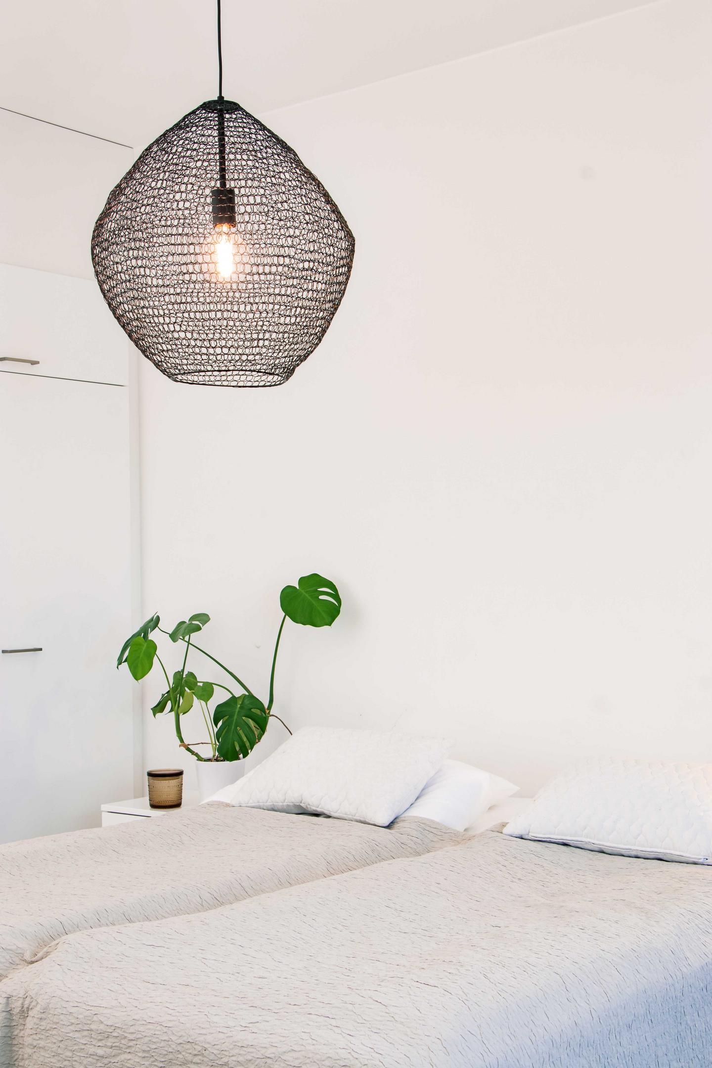 Riippuvalaisin Sessak Penny musta