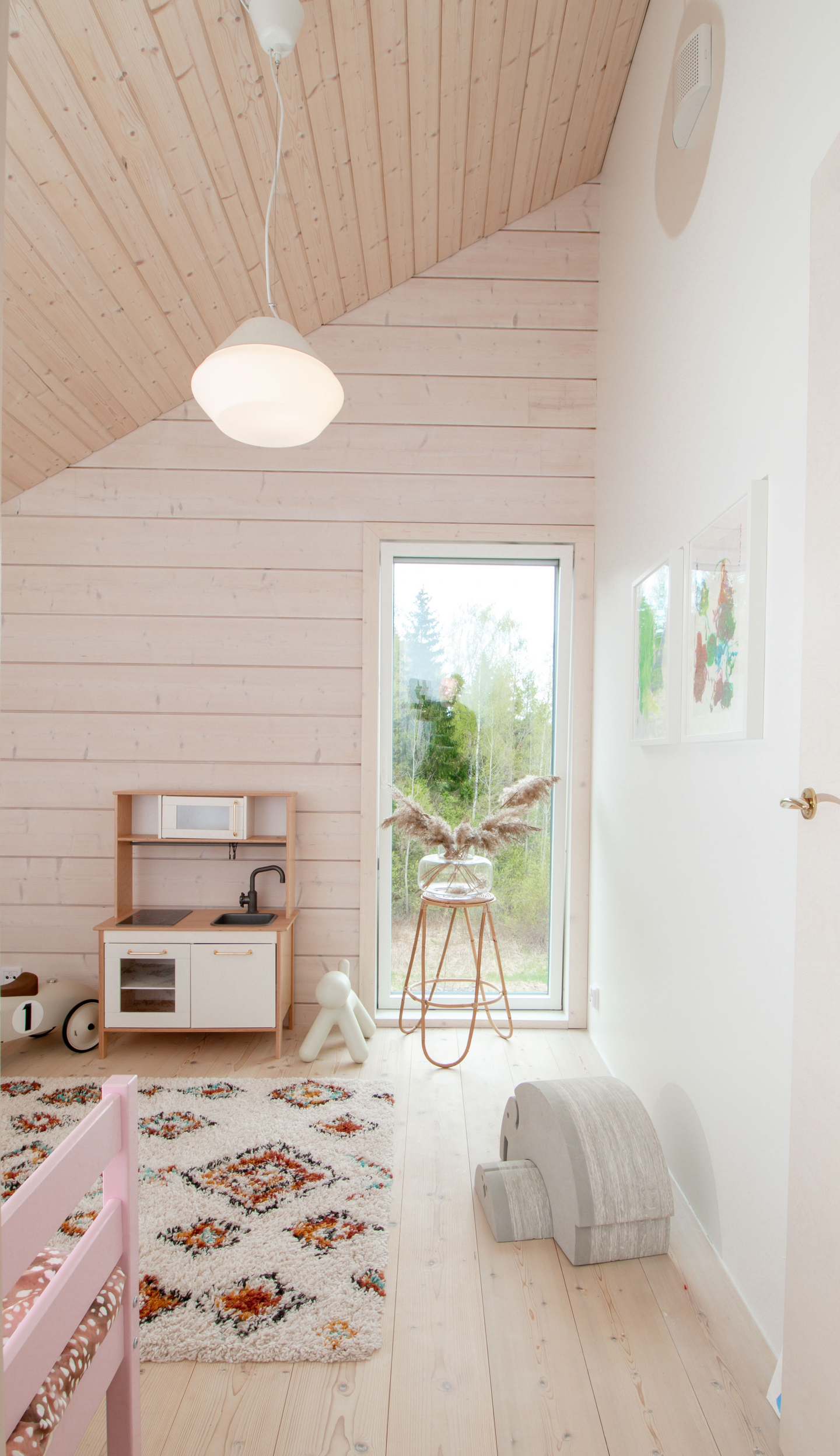 Kattovalaisin Sessak Poiju valkoinen