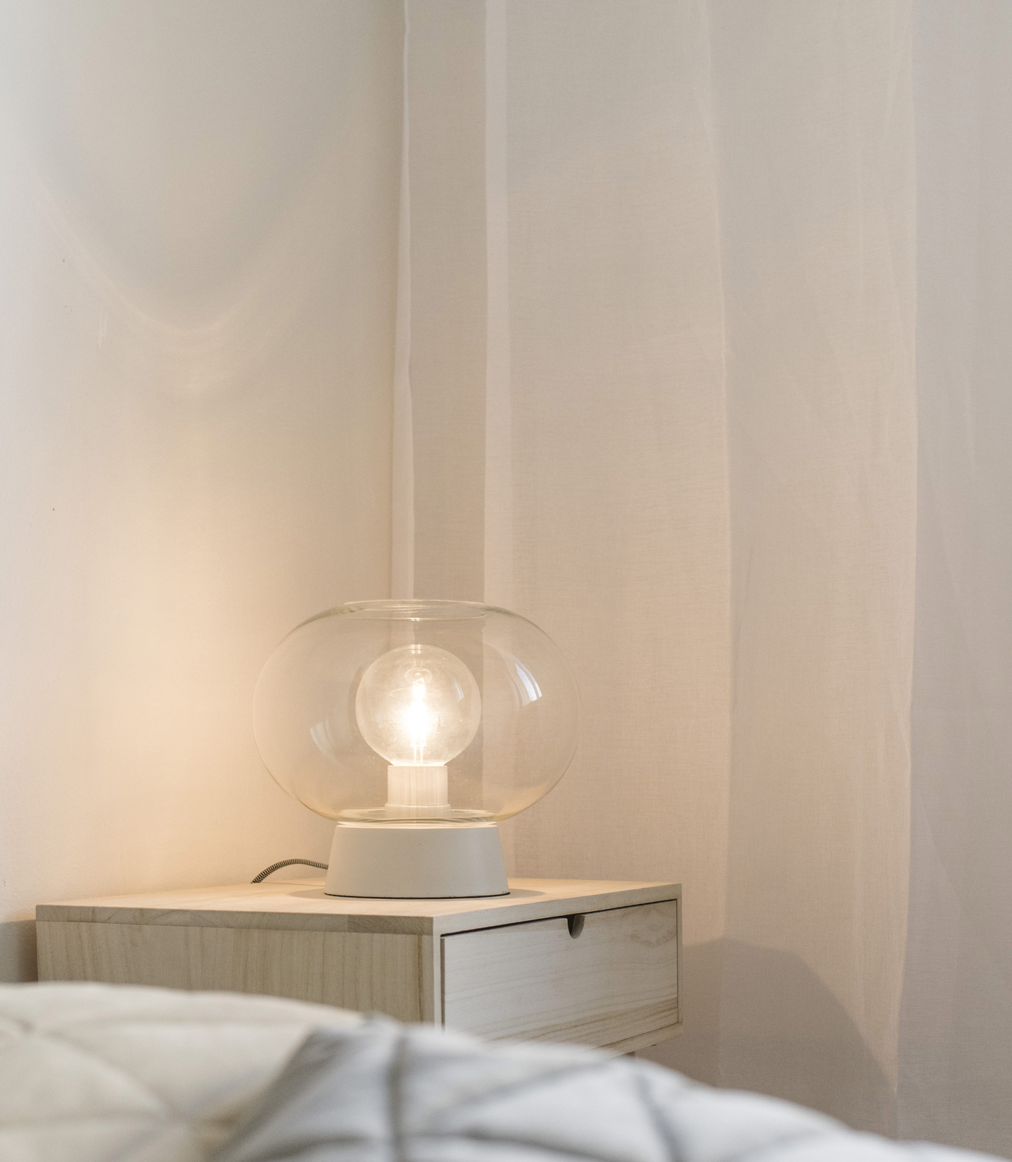 Pöytävalaisin Sessak Malja mattavalkoinen