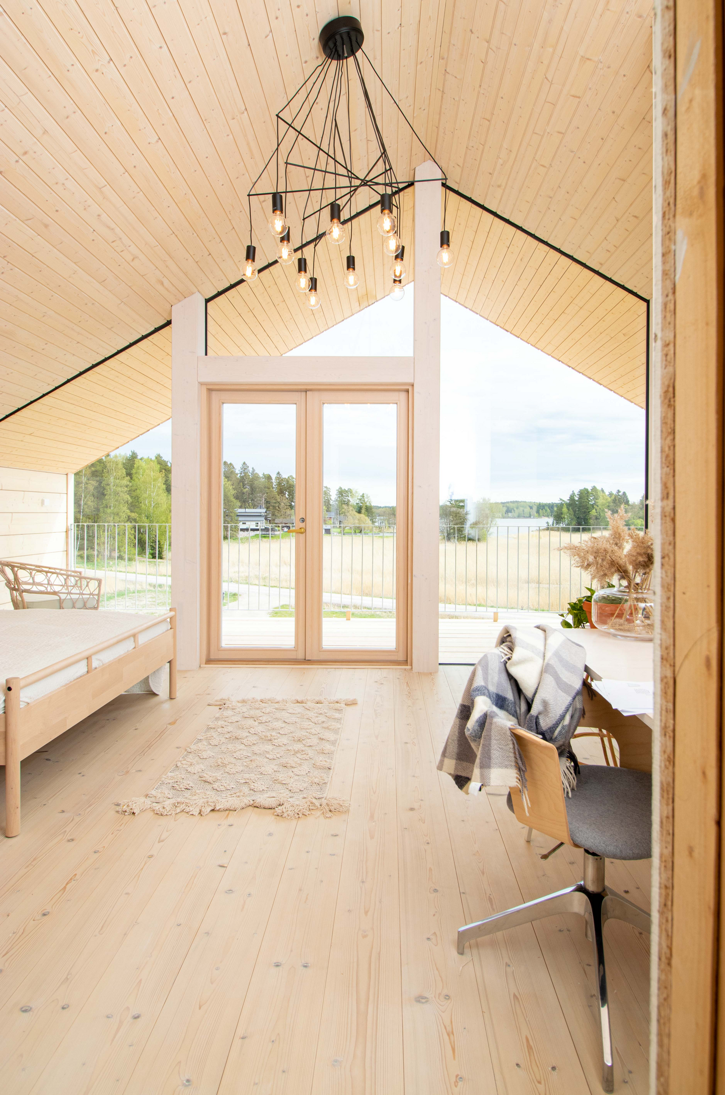 Riippuvalaisin Sessak Pisces 12-osainen musta