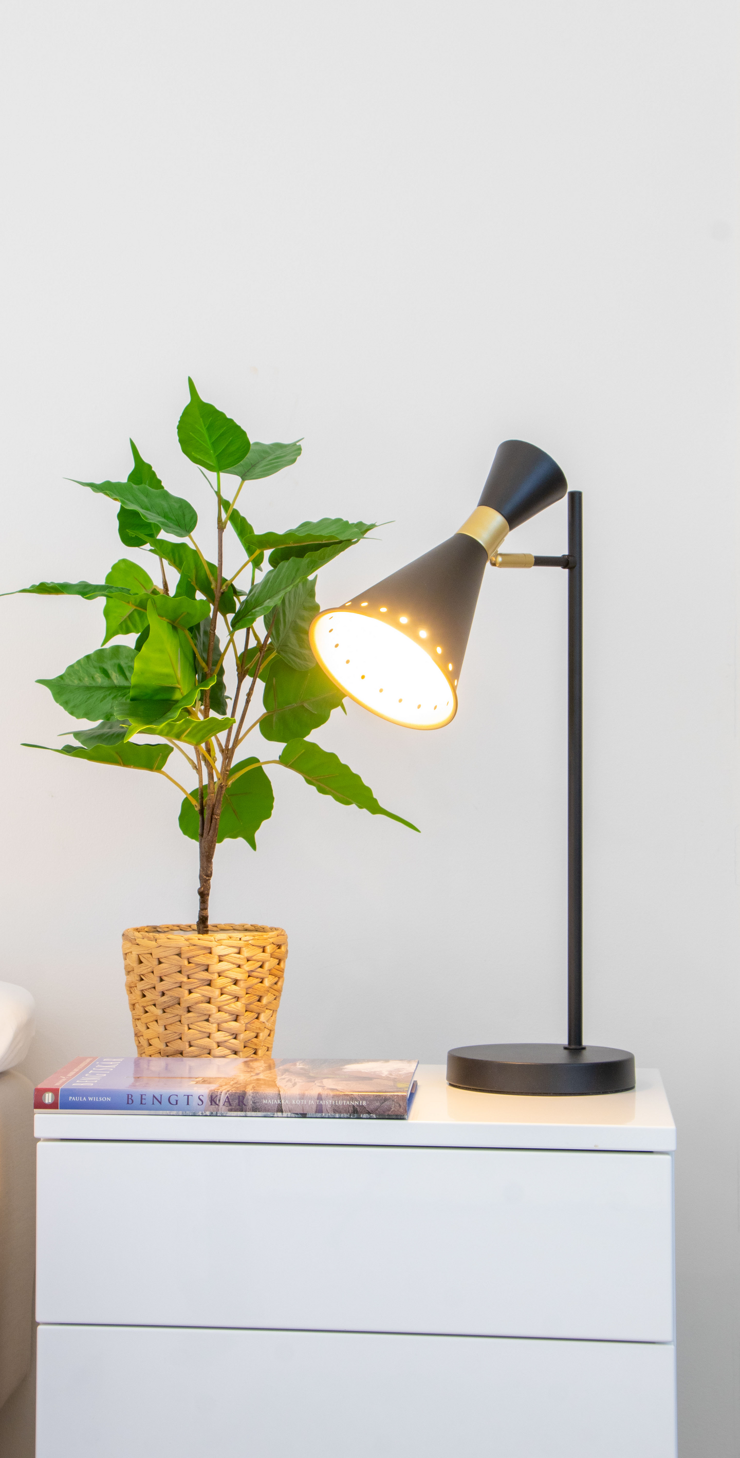 Pöytävalaisin Sessak Ayla musta