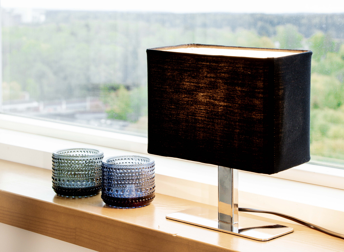 Pöytävalaisin Sessak Iben kromi / musta