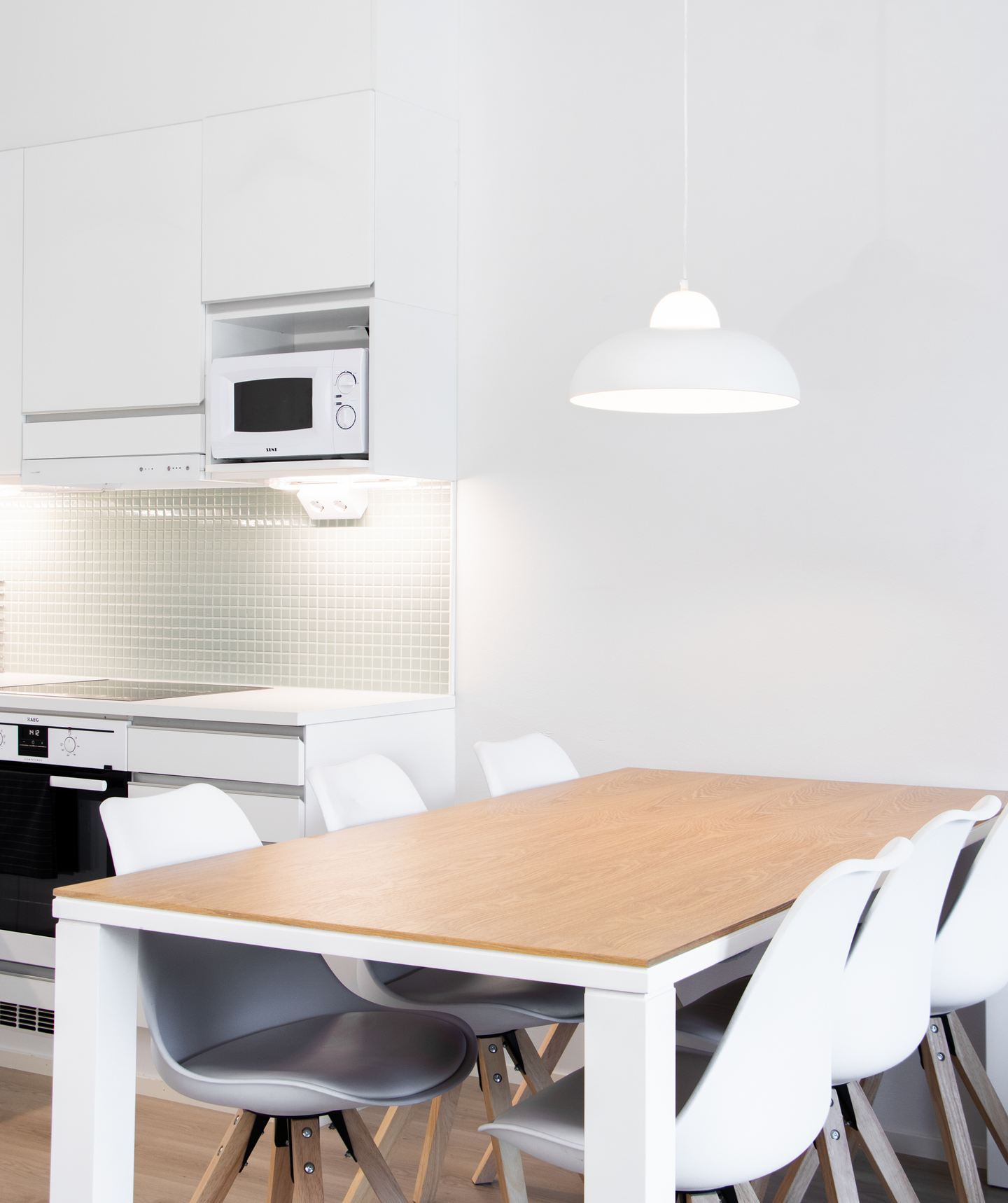 Riippuvalaisin Sessak Napa valkoinen