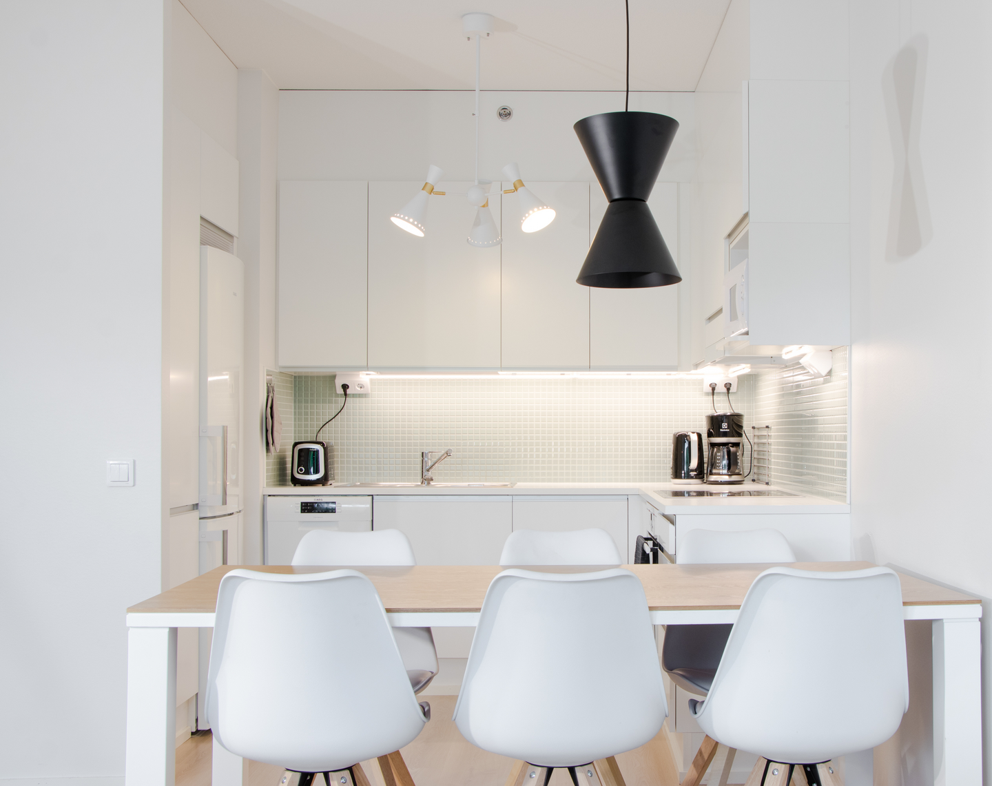 Riippuvalaisin Sessak Länsi musta