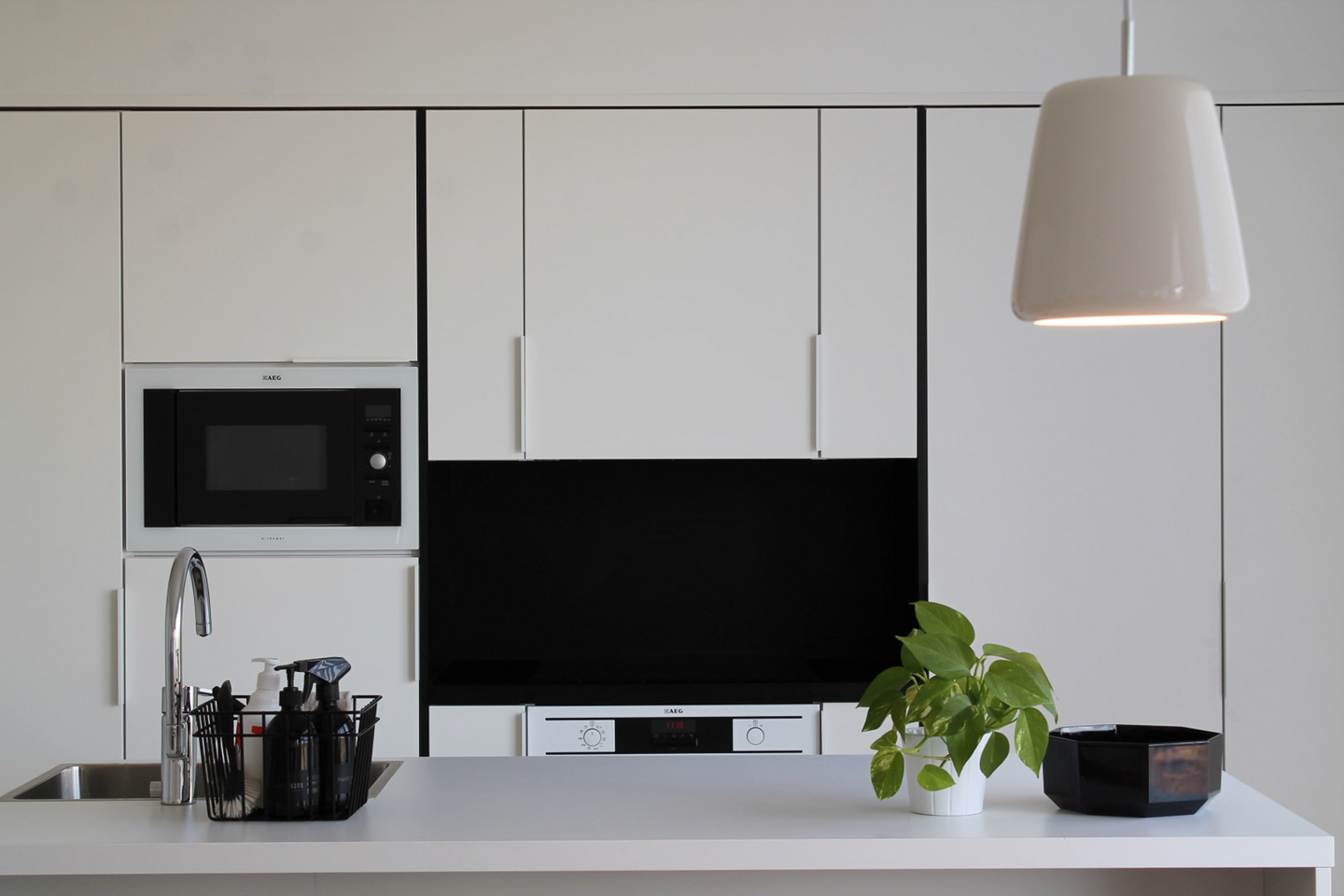 Kattovalaisin Sessak Selma valkoinen