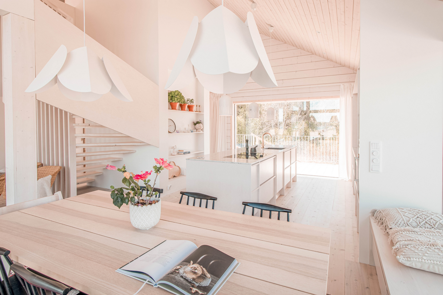 Riippuvalaisin Sessak l Lehmus valkoinen