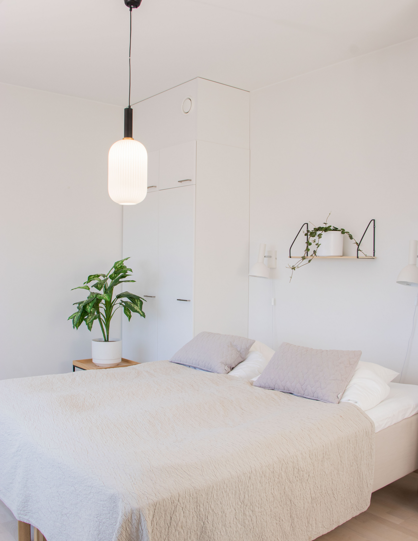 Riippuvalaisin Sessak Millie musta