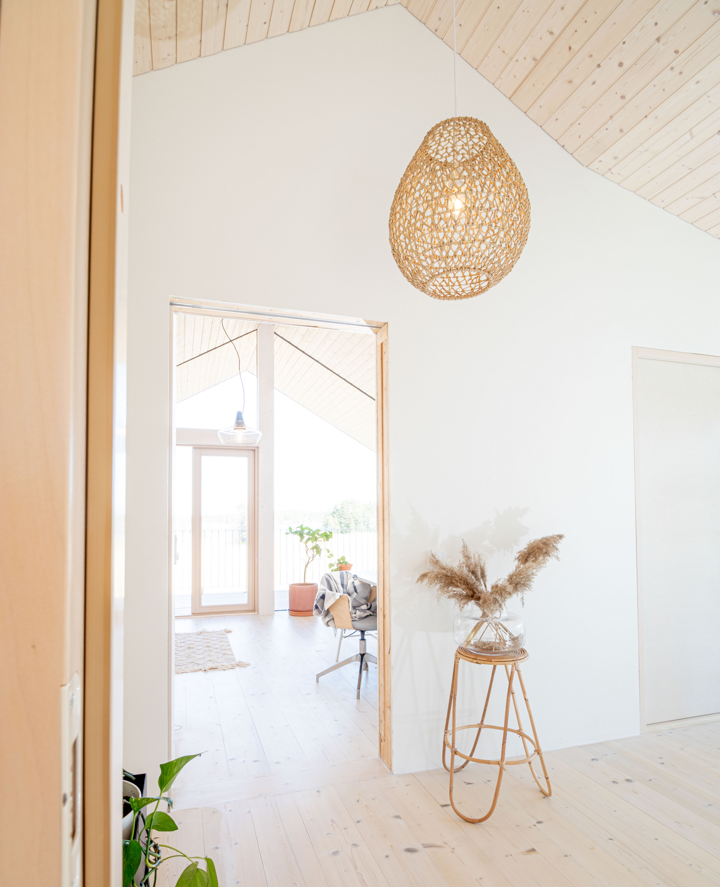 Riippuvalaisin Sessak Celine beige