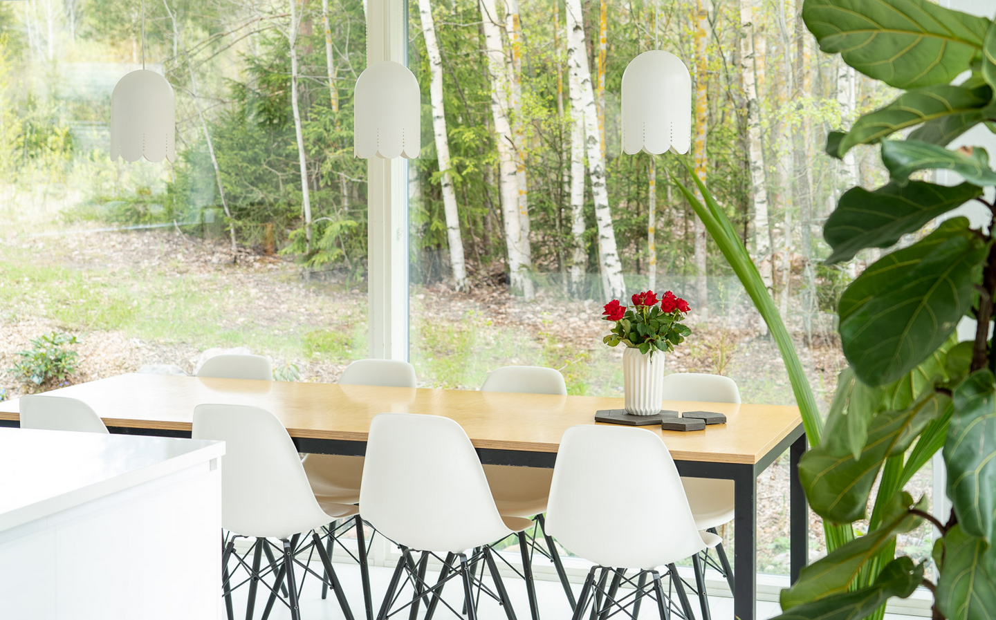 Riippuvalaisin Sessak Kielo valkoinen