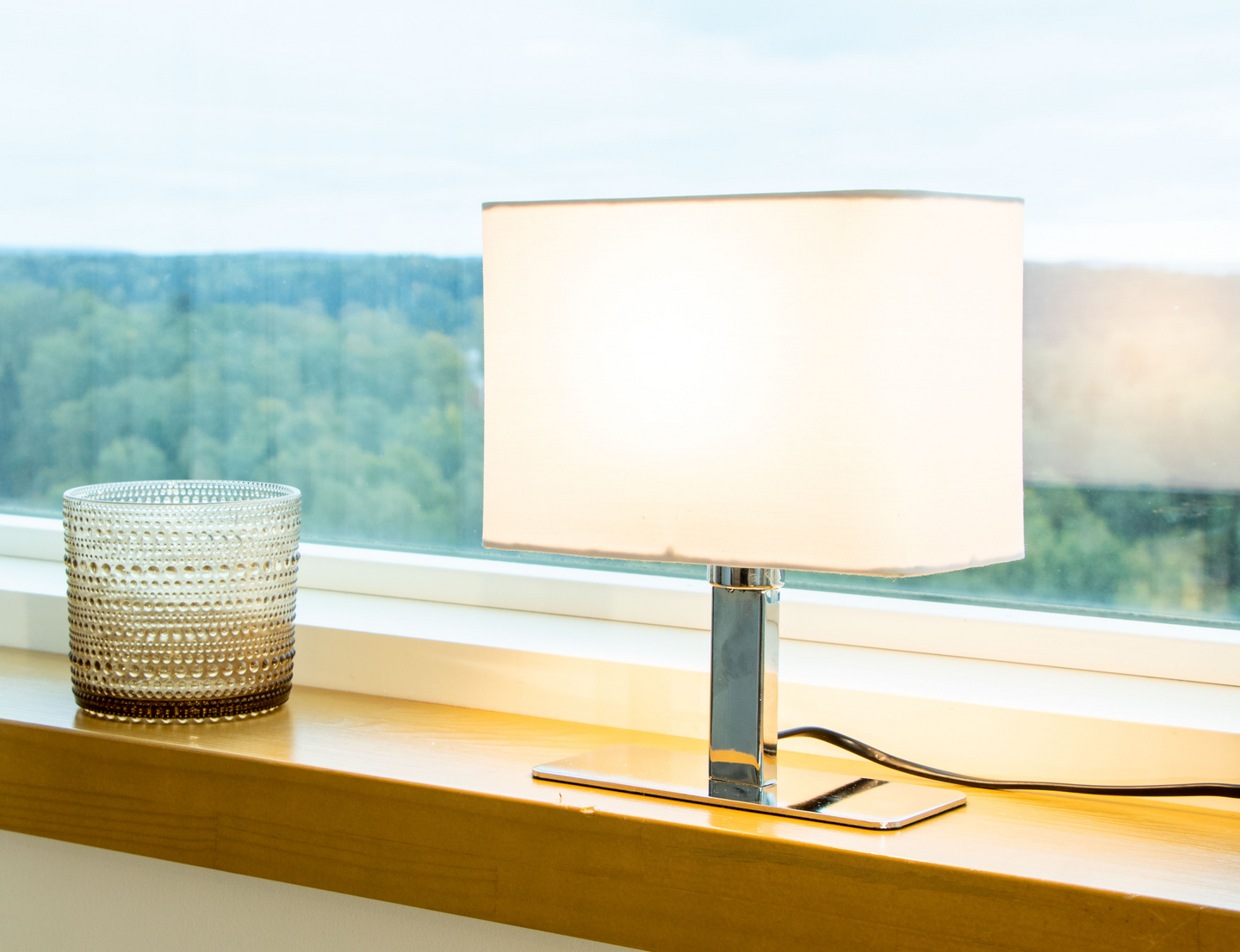 Pöytävalaisin Sessak Iben kromi / valkoinen