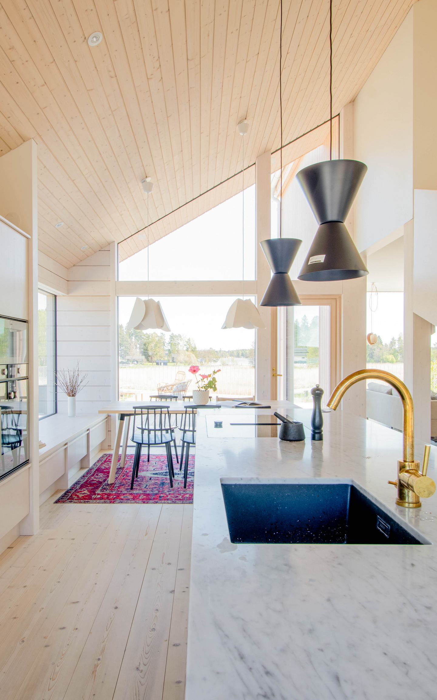 Riippuvalaisin Sessak Länsi musta