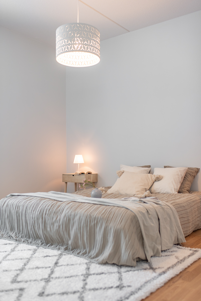 Riippuvalaisin Sessak Avery valkoinen