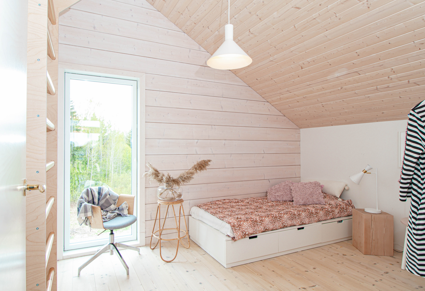 Riippuvalaisin Sessak Osat valkoinen