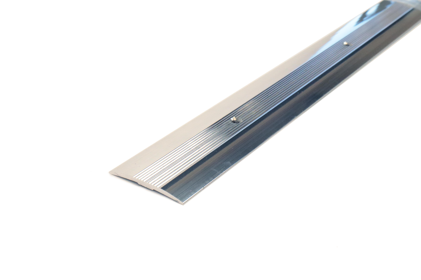 Saumalista 38mm kiillotettu alumiini uritettu rei’itetty 3000mm