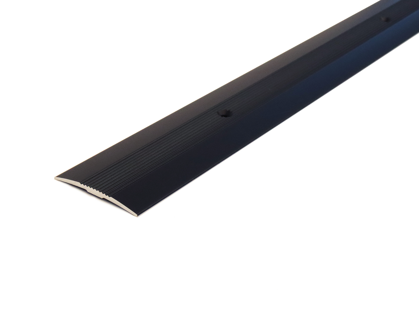 Saumalista 38mm musta-anodisoitu uritettu rei’itetty 2000mm