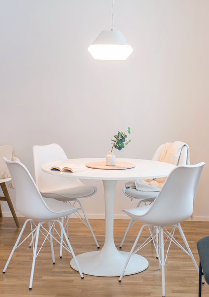 Kattovalaisin Sessak Poiju valkoinen