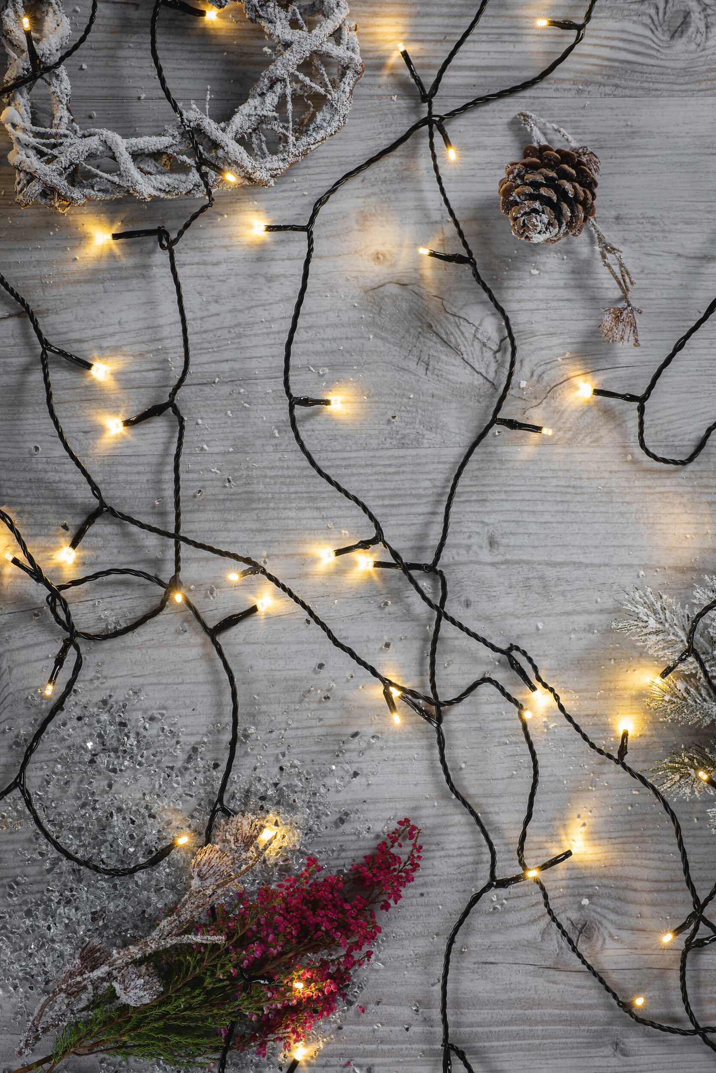 Led-sarja Airam Ledia 200 lämm.valk. tumma johto