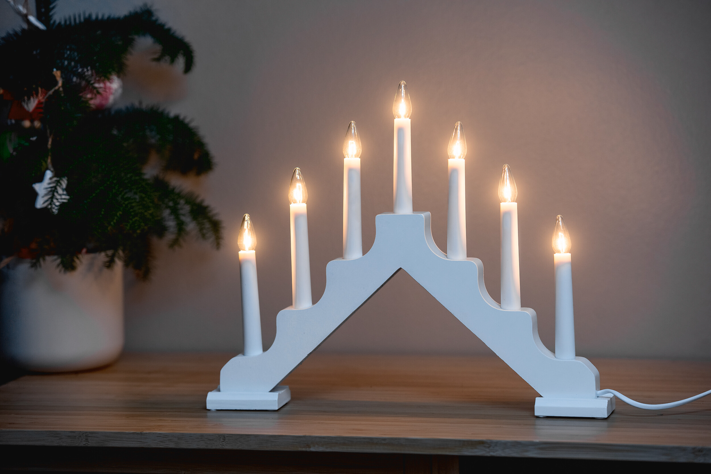 A-kynttelikkö Airam Aina 7-os. valkoinen