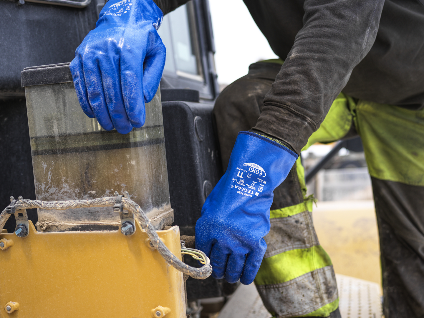 Kemikaalikäsineet TEGERA 7350 nitriili