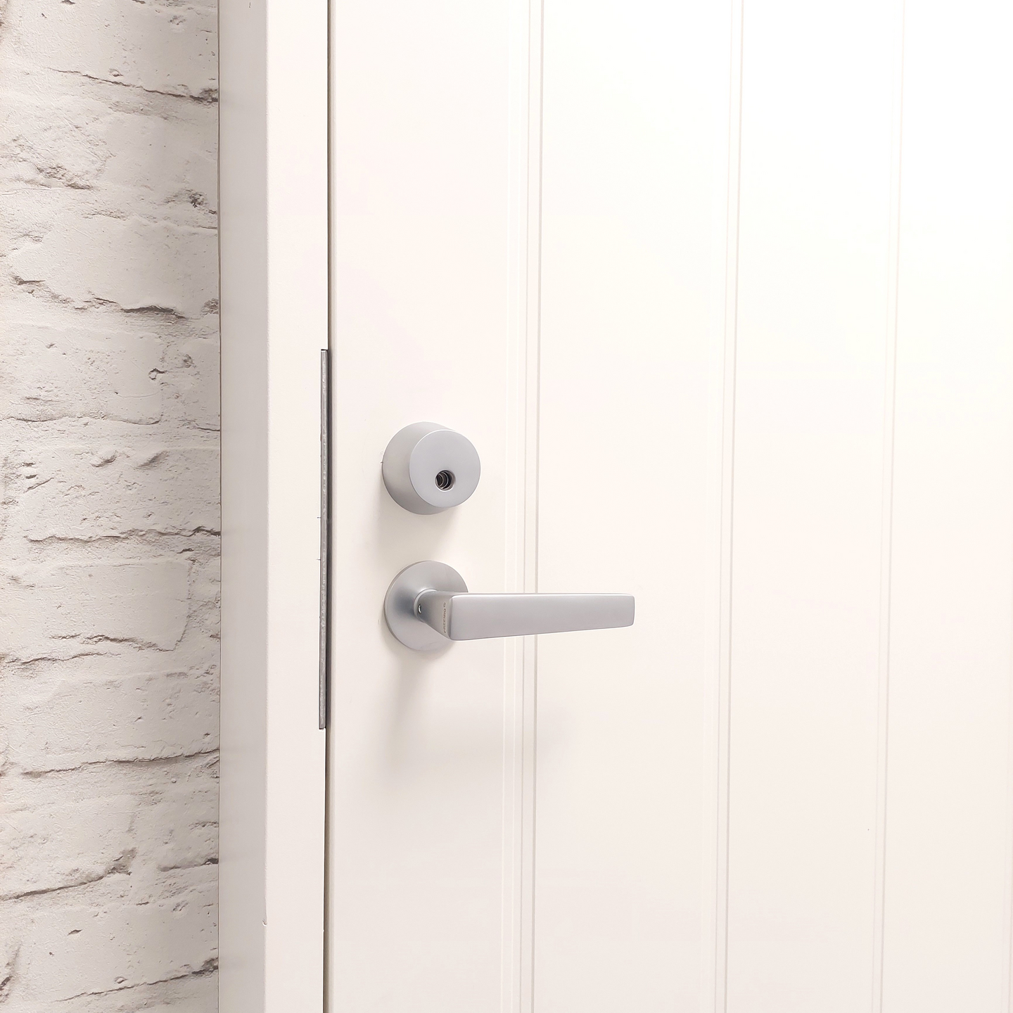 Ulko-oven painike Cello Preemio messinki/matta kromi