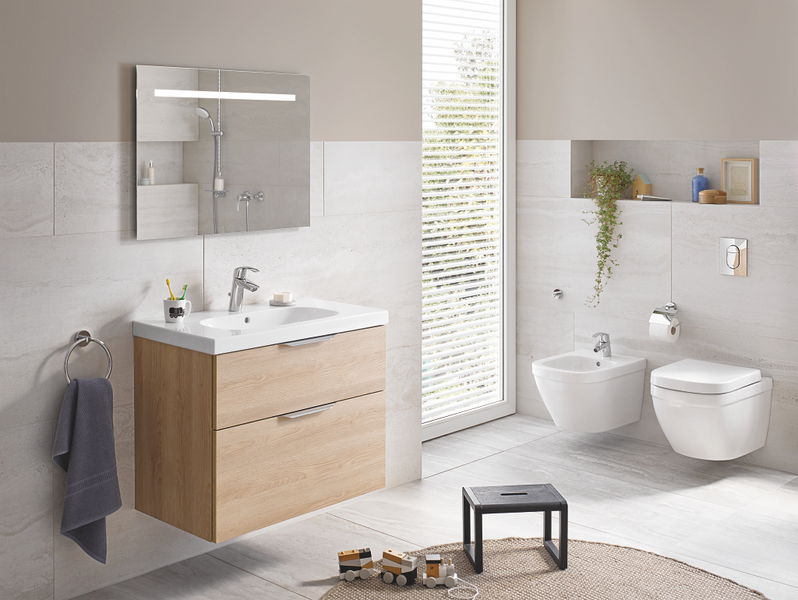 Wc-istuinkansi GROHE 39330001 Euro Ceramic kova SC/QR valkoinen