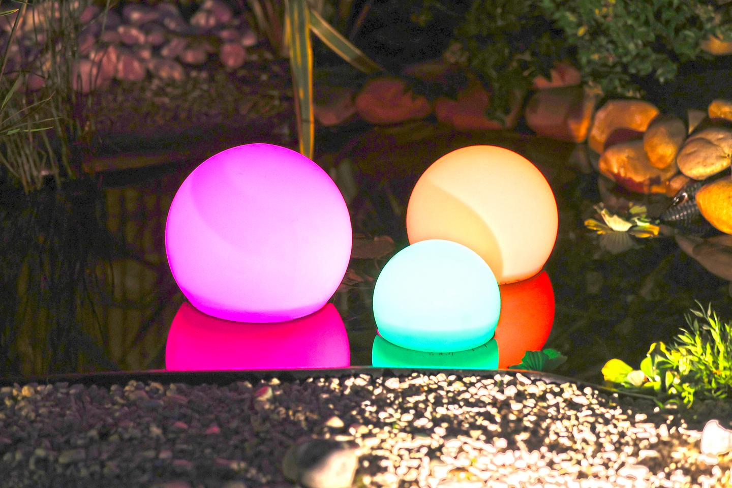 Valaisin aurinkokennolla suihkulähteisiin MultiBright SolarFloat 20 Led