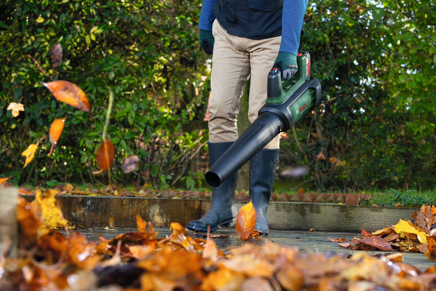 Akkulehtipuhallin Bosch AdvancedLeafBlower 36V-750 1x2,0Ah + laturi